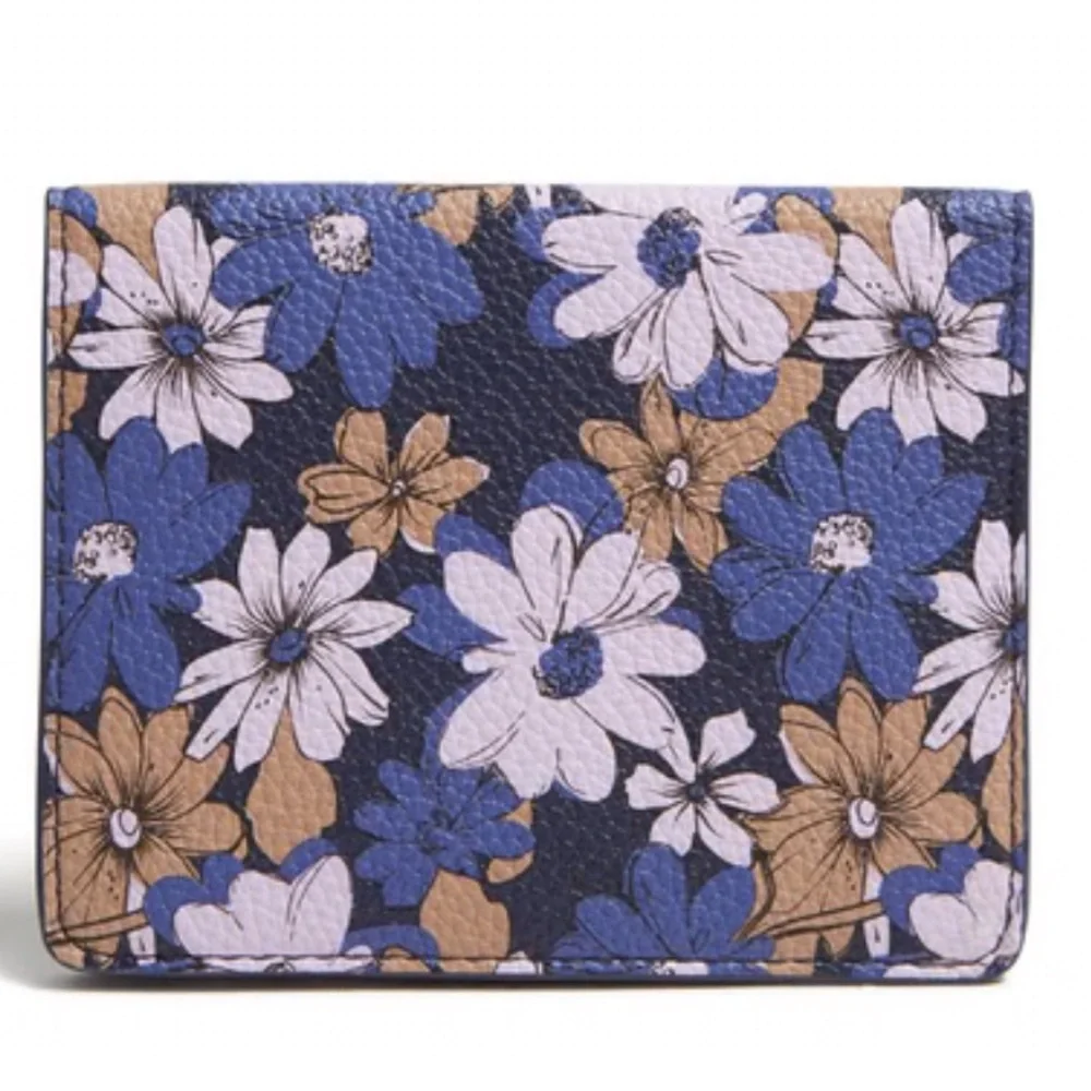 NWT Vera Bradley faux leather Print Passport Holder.  Trellis Floral blue